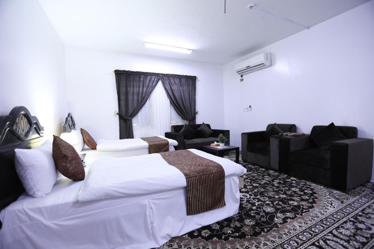 Al Eairy Apartments -Aldamam 7 Даммам Екстер'єр фото